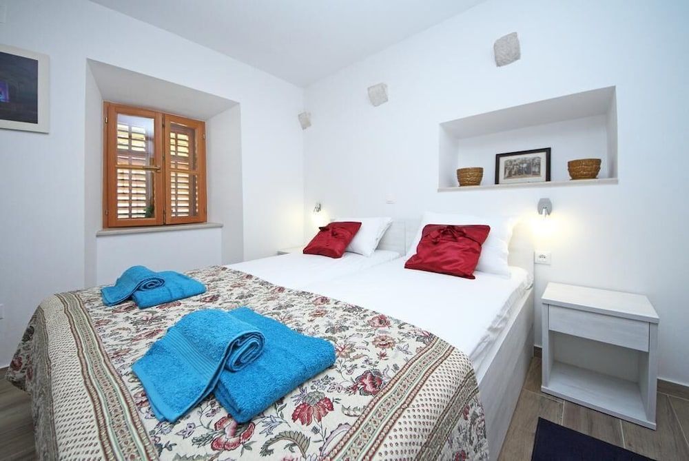 undefined Hortenzia House 4