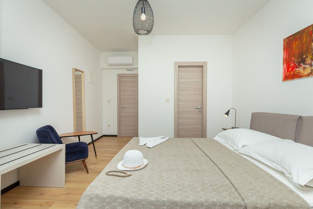 undefined Boutique Villa Root 8