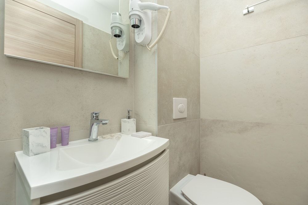 Boutique Villa Root Standard Room, 1 Double Bed, Balcony, Sea View 6