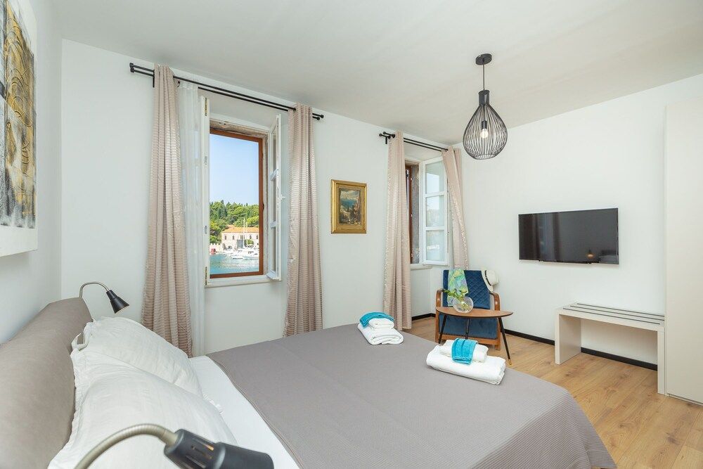 Boutique Villa Root Standard Room, 1 Double Bed, Sea View 5