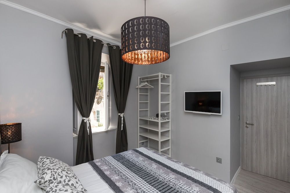 City Center Rooms Double Room, Garden View 3