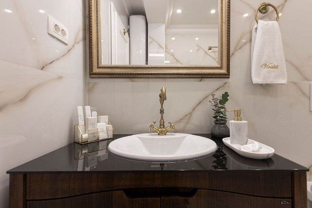 Vivaldi Double Room (Superior Double Room) 7