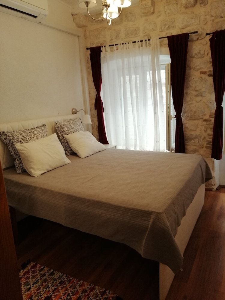 undefined Private Accomodation Linda 3