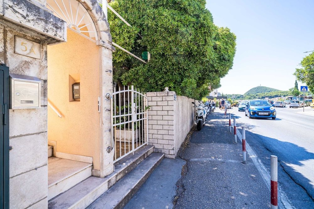 undefined Rooms Nina 7