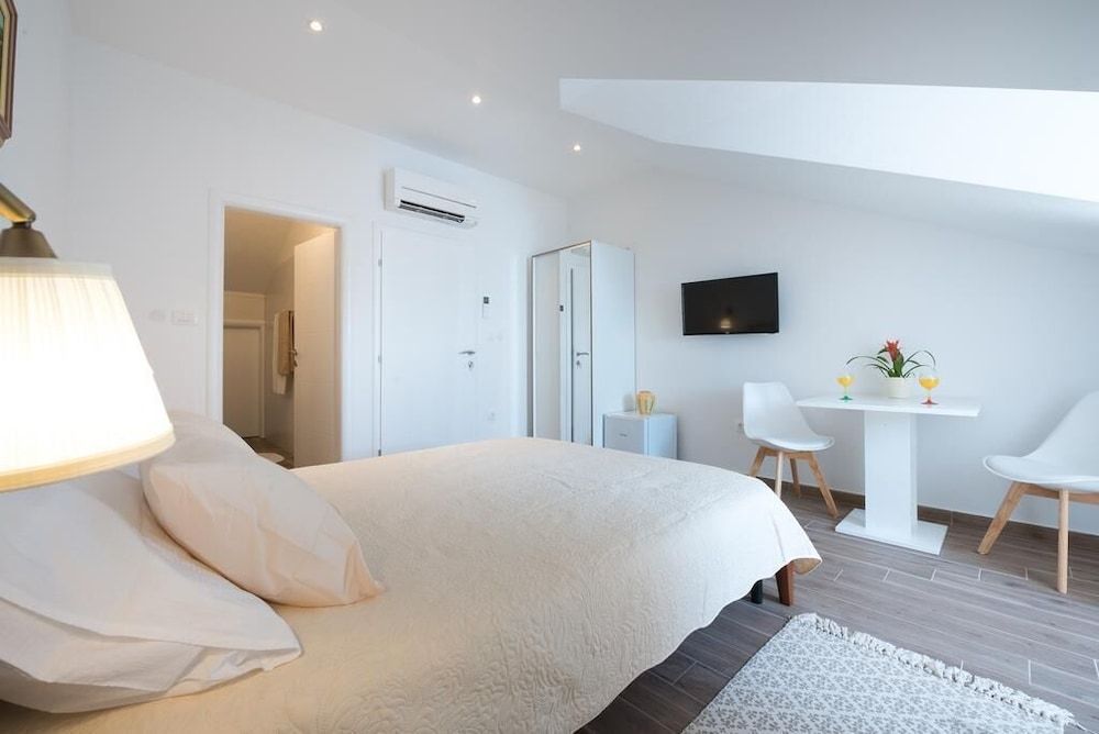 undefined Apartments Horizon 6