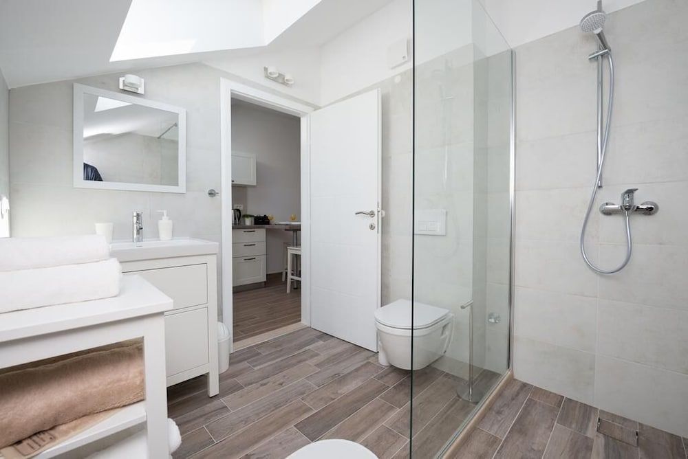 Apartments Horizon Studio (Deluxe Studio with Balcony and Sea Vi) 11