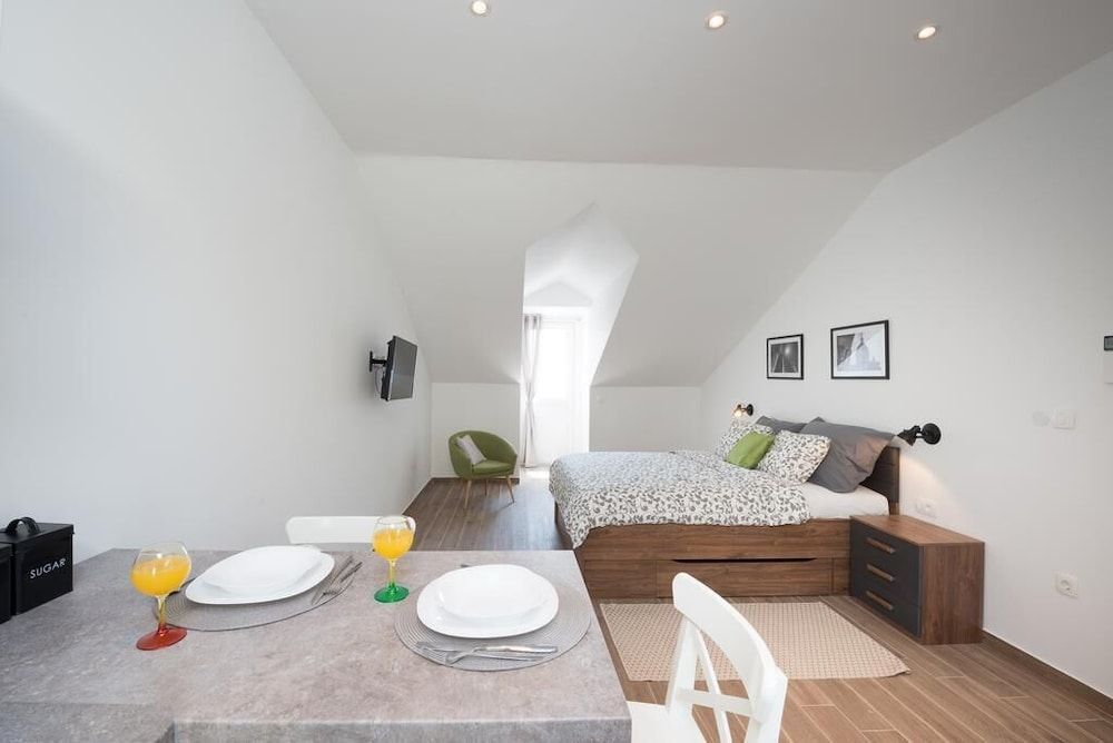 Apartments Horizon Studio (Deluxe Studio with Balcony and Sea Vi) 6