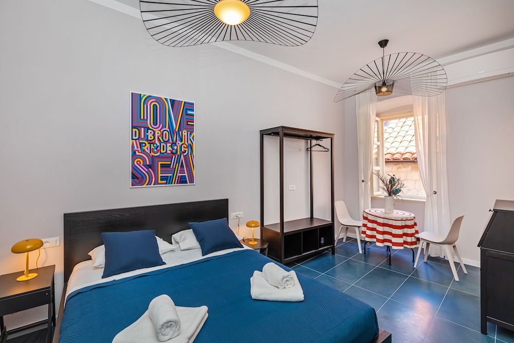 undefined Cap rooms 2