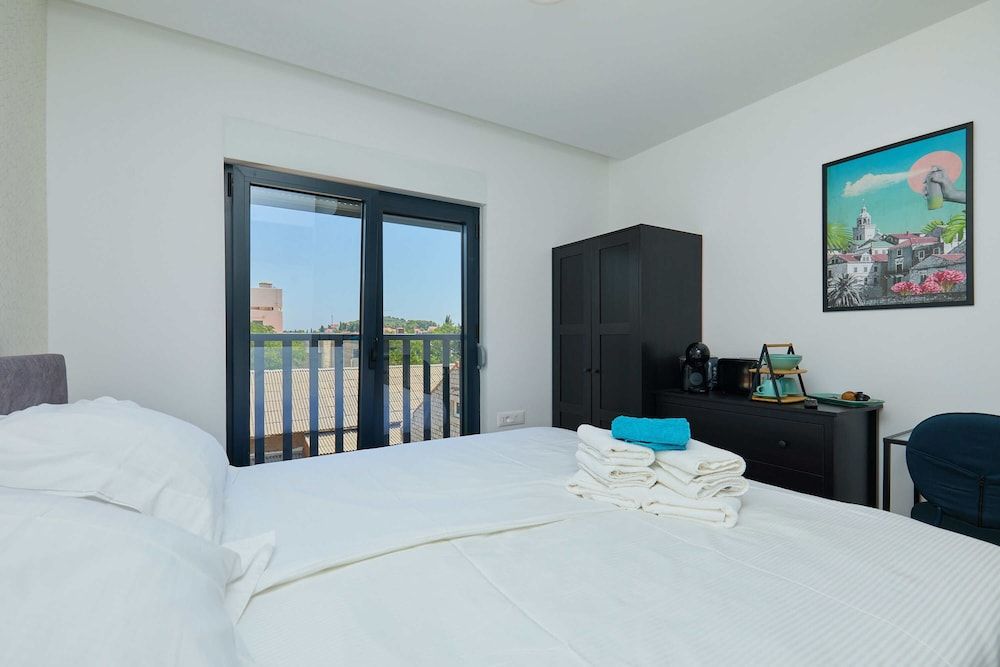 undefined DOMINIUM CITY SUITES 10