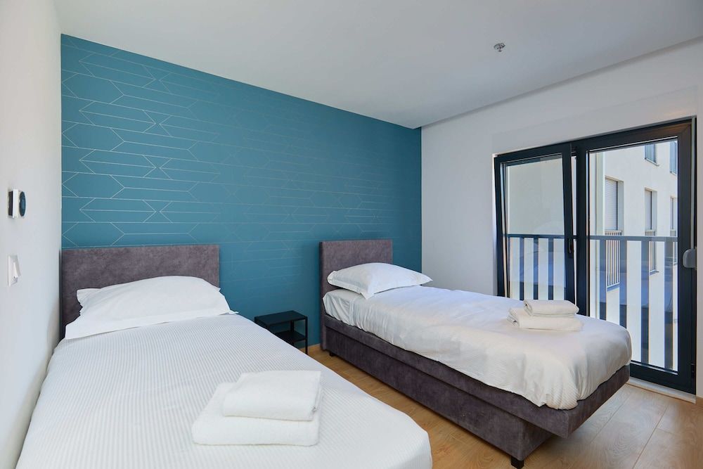 undefined DOMINIUM CITY SUITES 5