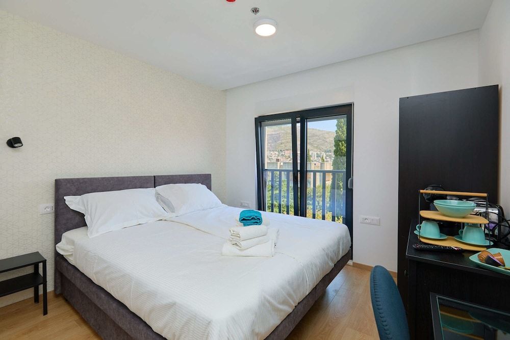 undefined DOMINIUM CITY SUITES 9