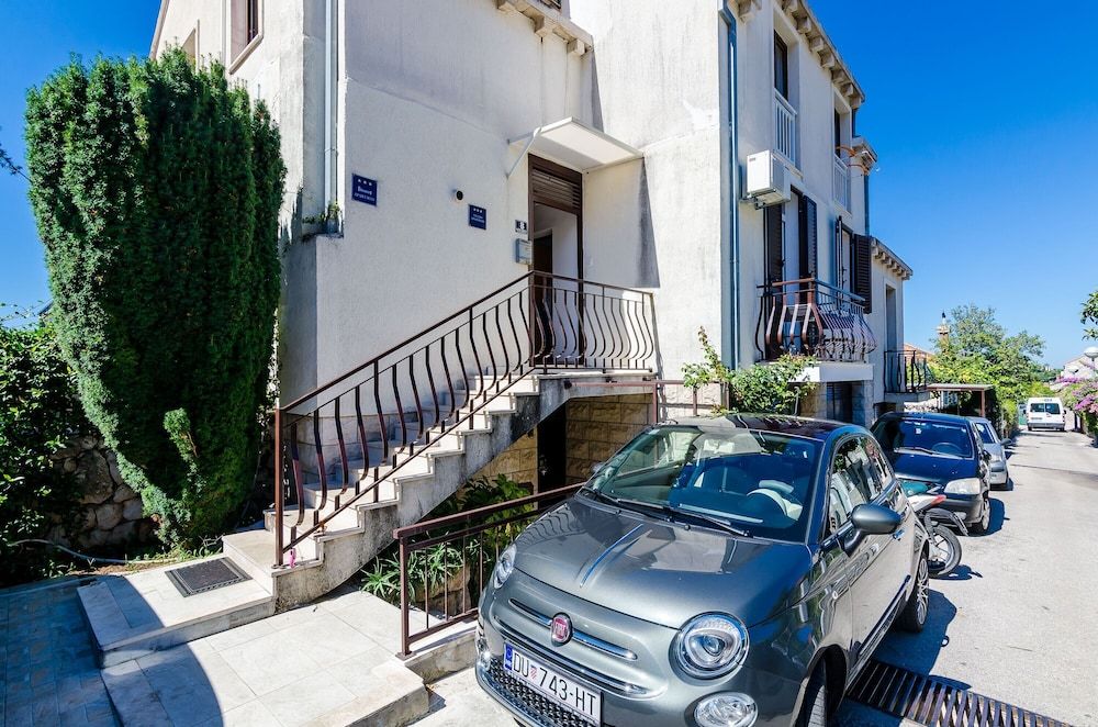 undefined Room Bruna 2