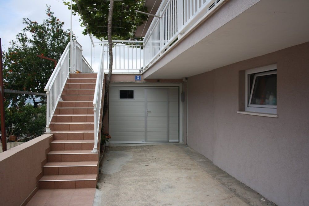 undefined Rooms Rita 5