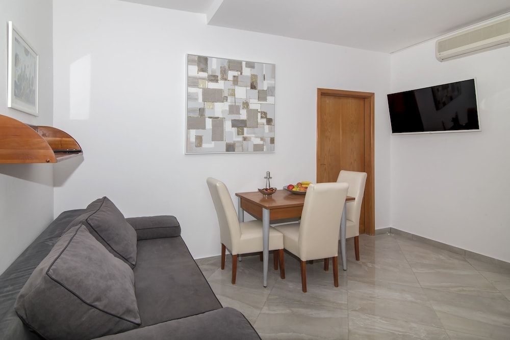 Villa Antea Apartments Apartment (Two Bedroom Apartment with Terrace) 4