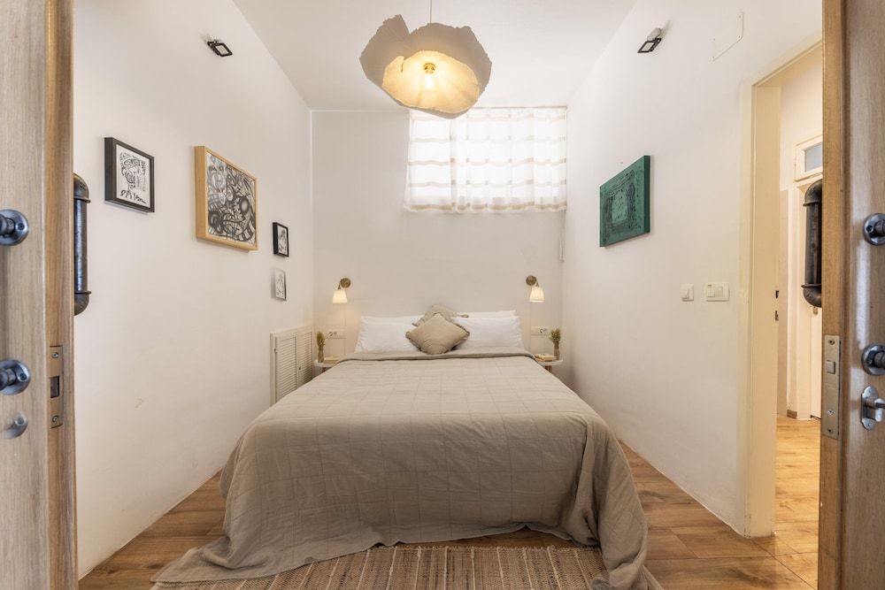 Panoramic Apartment with Jacuzzi (Address: Uz posat 7)
