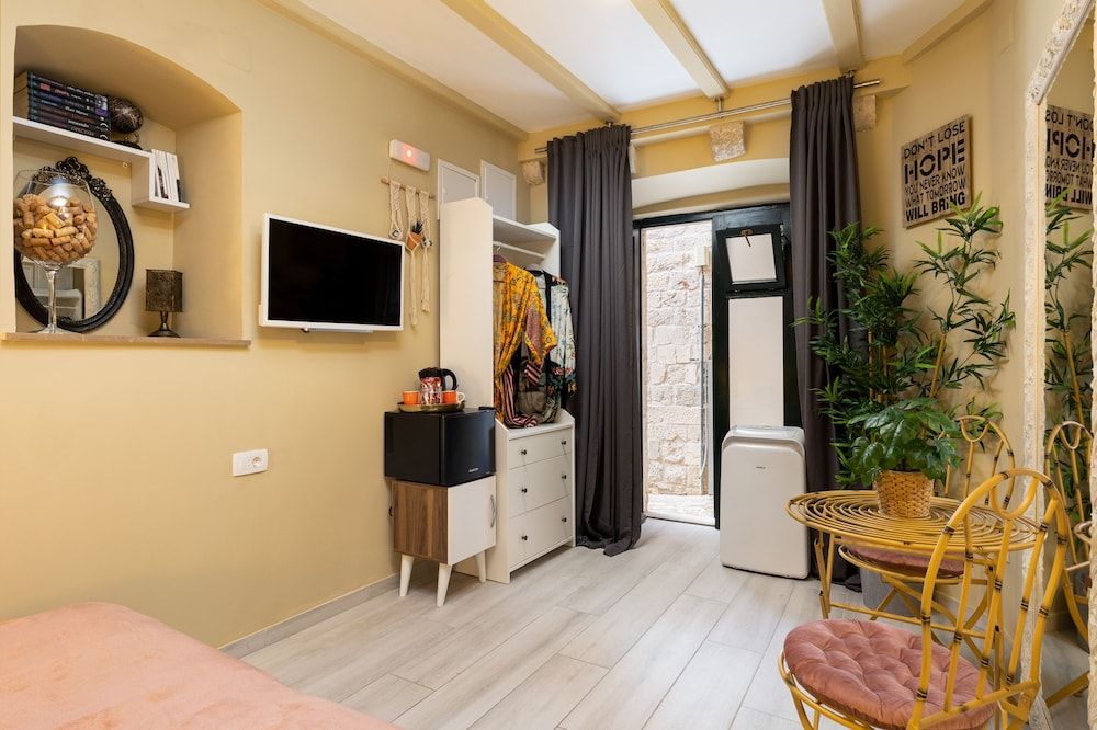 Dubrovnik Old Town Apartments Standard Double Room Ground Floor (address: Naljeskoviceva 12) 7
