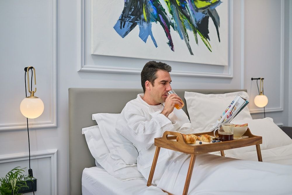 Bota Palace Deluxe Room (Stagnum) 6