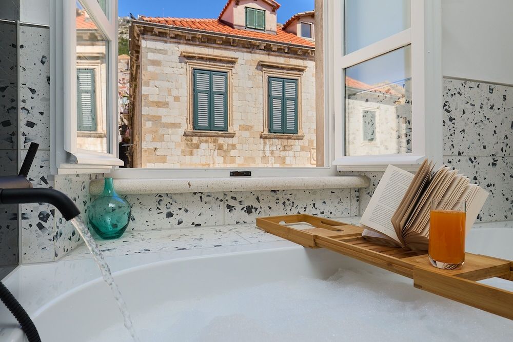 Bota Palace Deluxe Room (Ragusa) 10