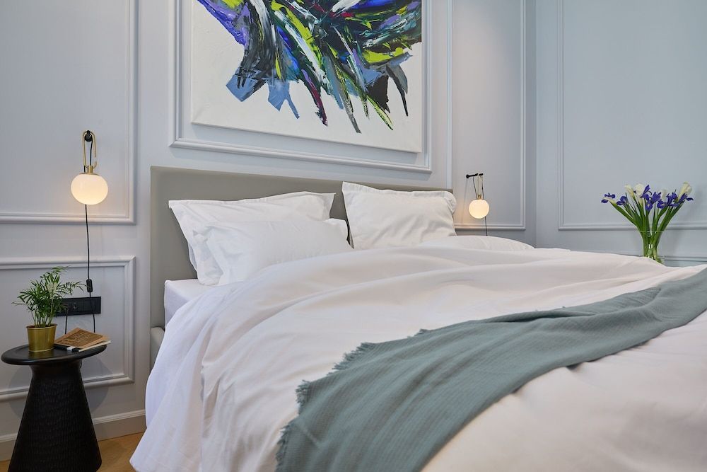 Bota Palace Deluxe Room (Stagnum) 9