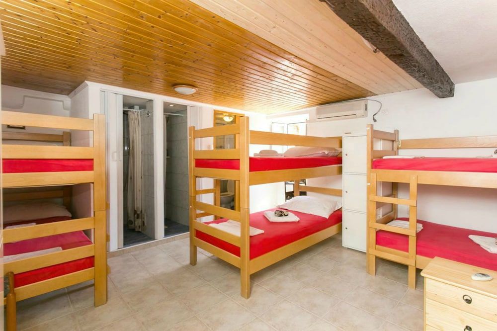 Shared Dormitory, Mixed Dorm (Bed in 12-Bed room)