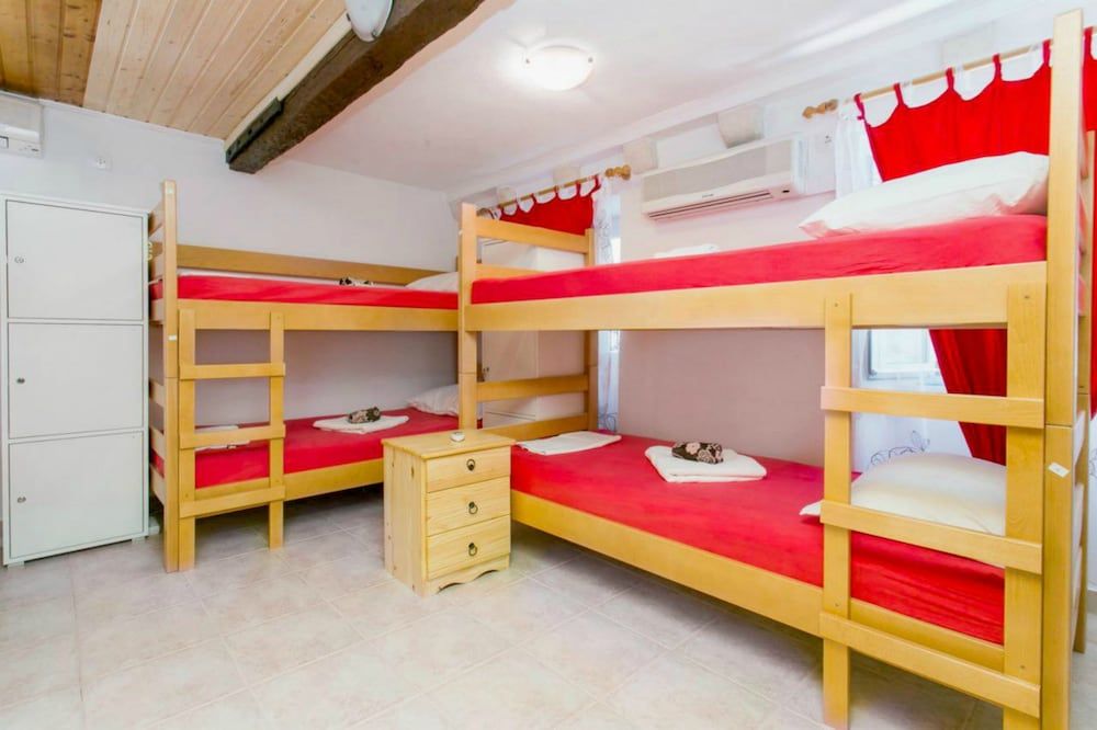 Shared Dormitory, Mixed Dorm (Bed in 4-Bed room)
