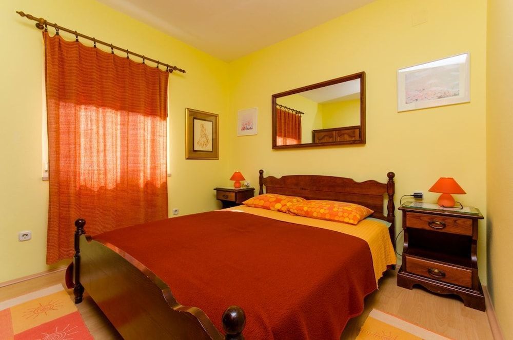 Apartments and Rooms Anita Apartment (A4) 2