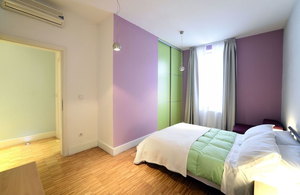 undefined Apartments Twins 3