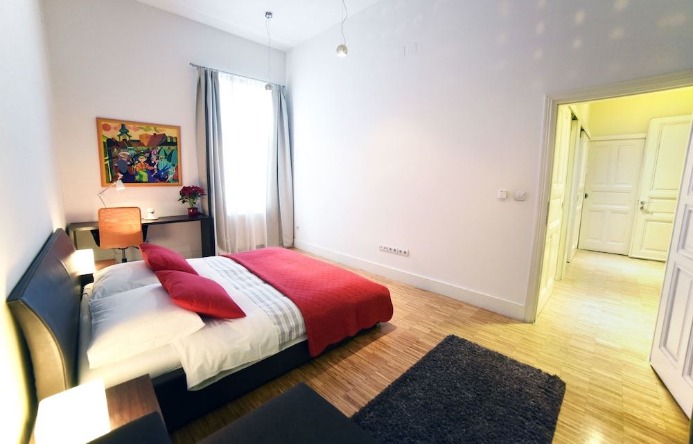 Apartments Twins Apartment, 1 Queen Bed with Sofa bed