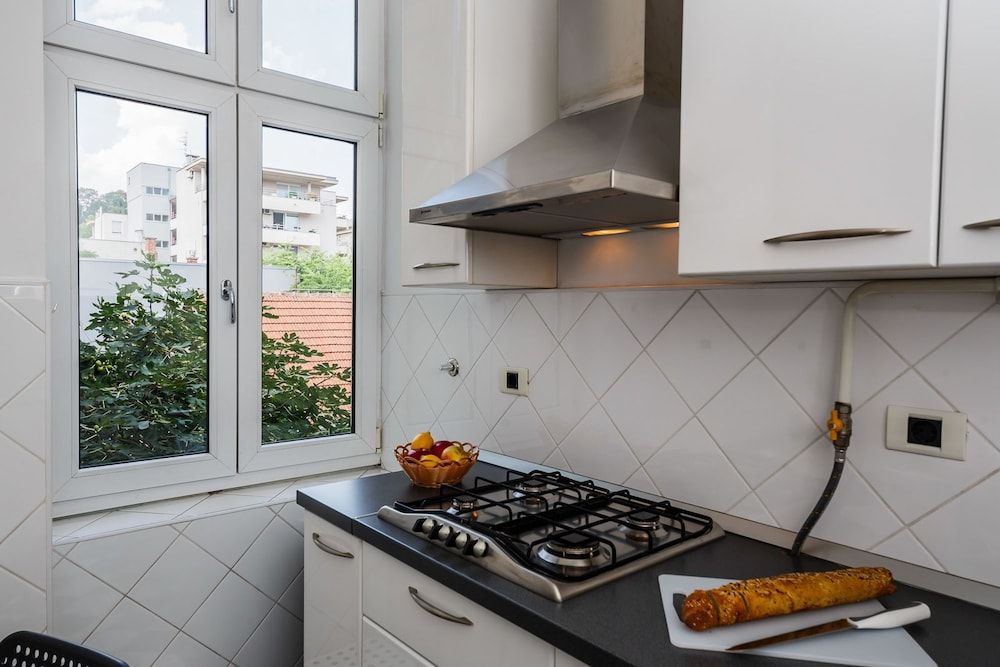 Best Luxury apt in Zagreb for 16 ppl Apartment, 5 Bedrooms 16