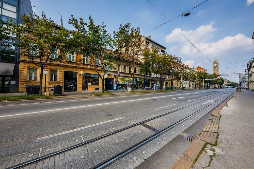 undefined Best Luxury apt in Zagreb for 16 ppl 2