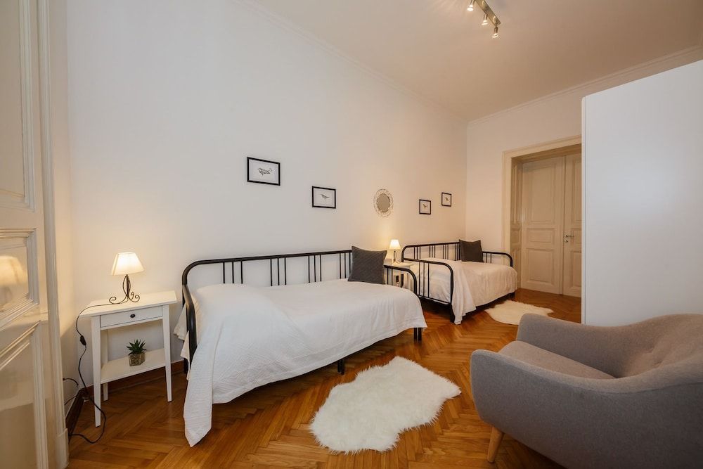 undefined Best Luxury apt in Zagreb for 16 ppl 9