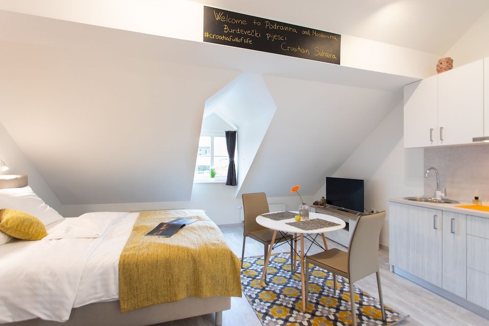 Apartments Beautiful You Are 2 Deluxe Studio Suite, 1 Bedroom (Podravina)