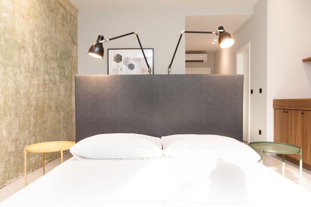 undefined Rooms and Apartments Glossy 6