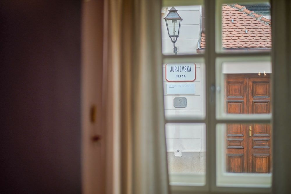 Peacock Boutique Apartments Deluxe Apartment, City View 8