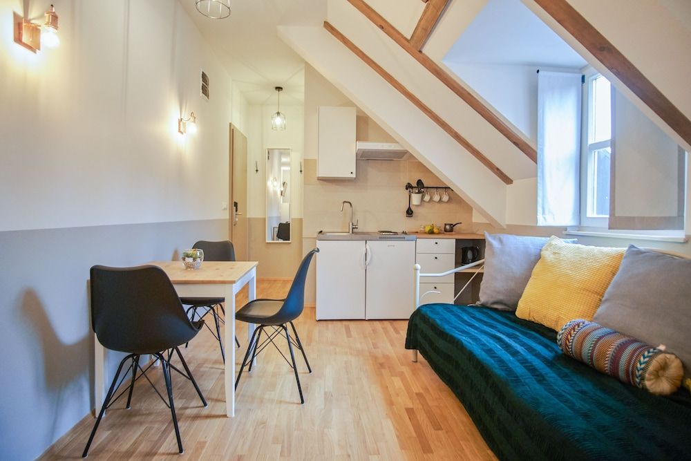 undefined Peacock Boutique Apartments 3