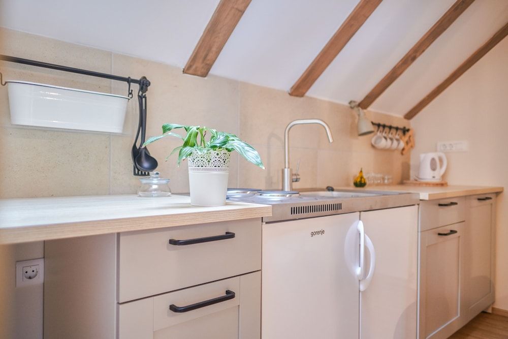 undefined Peacock Boutique Apartments 4