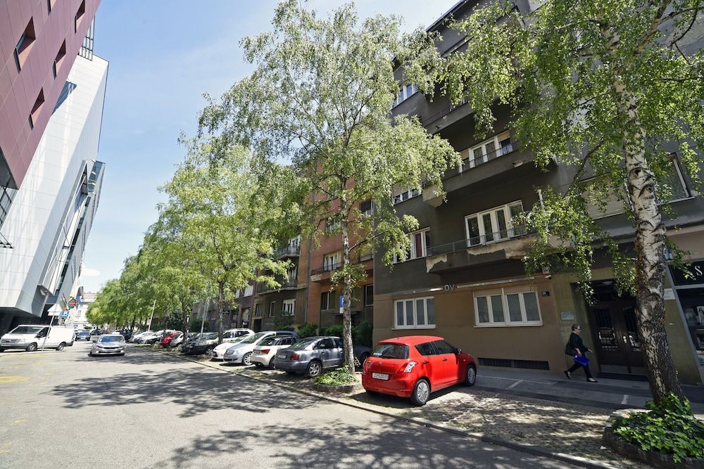 undefined Sunny Apartment 4