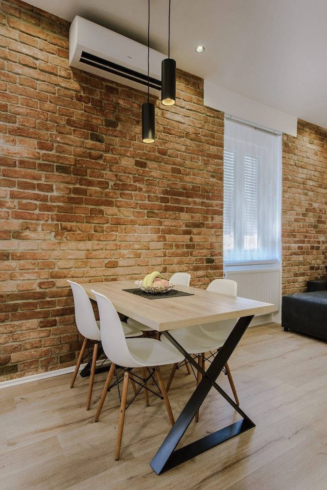 undefined Apartment British Square 6