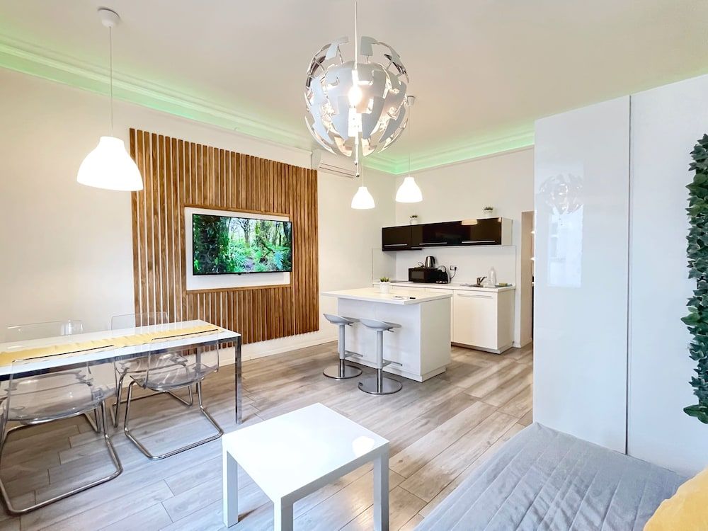 Agape Apartments Deluxe Apartment, City View 12