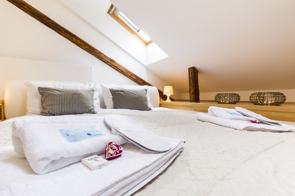 undefined AS Apartment 4