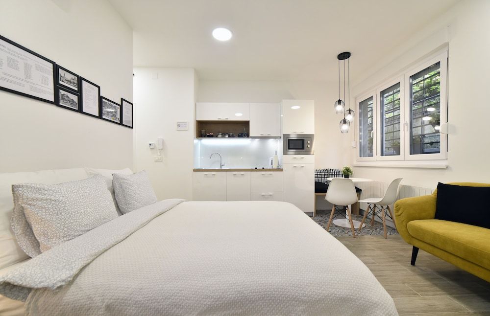 undefined Fishnjak apartments 2