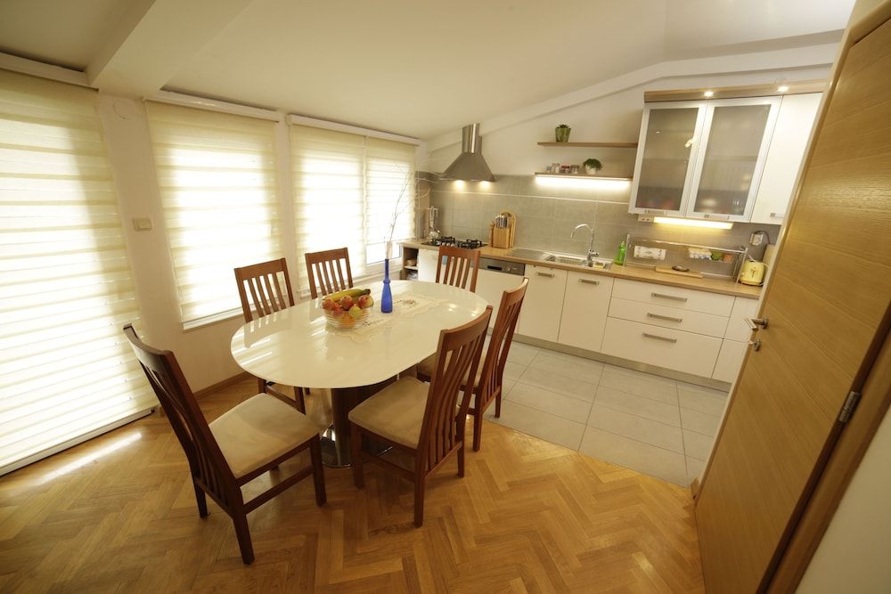 undefined Apartment F9 6