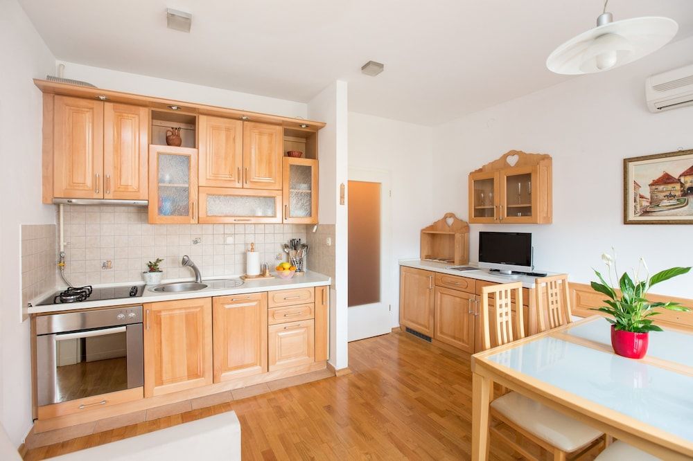 undefined Galileo Apartment 6