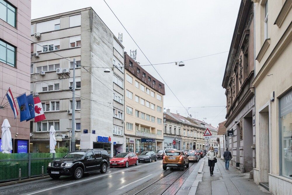 undefined Modern Apartment few Steps From Main Square! 2