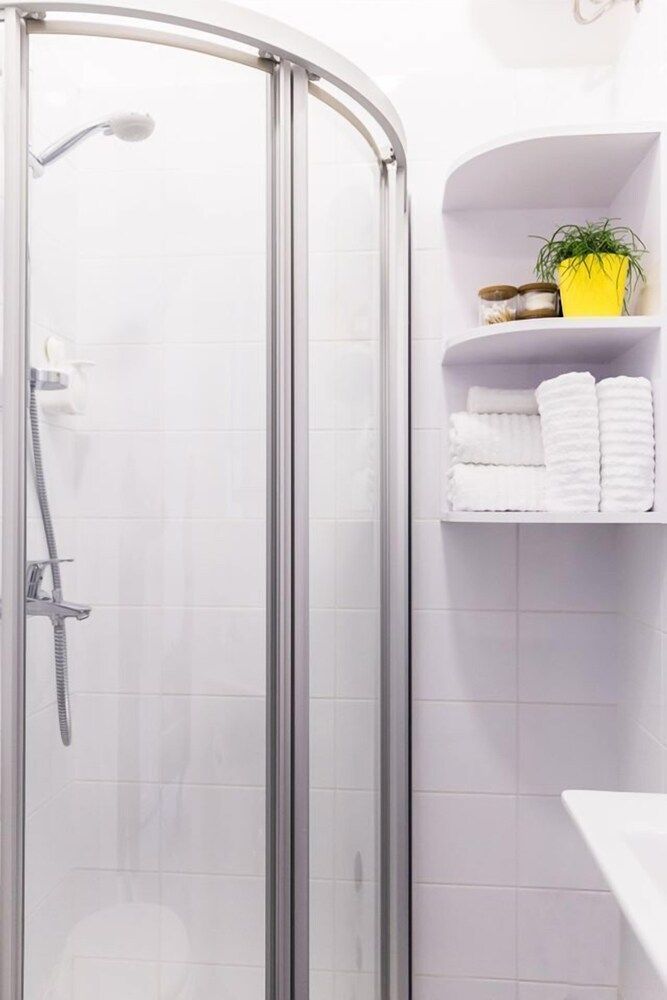 F11 Gallery Studio (Indian Summer) 13