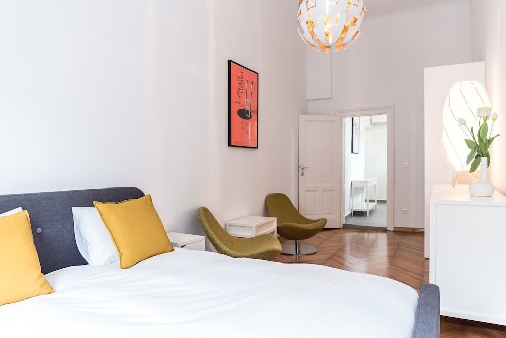 F11 Gallery Loft (Lucky Star) 2