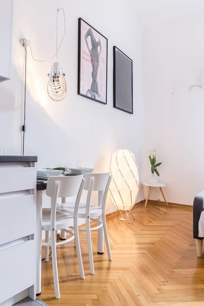 F11 Gallery Studio (Indian Summer) 10