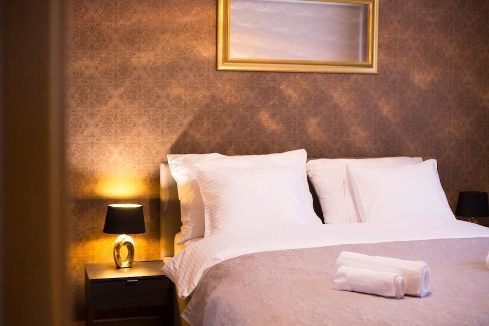 undefined Laufer Apartment 4