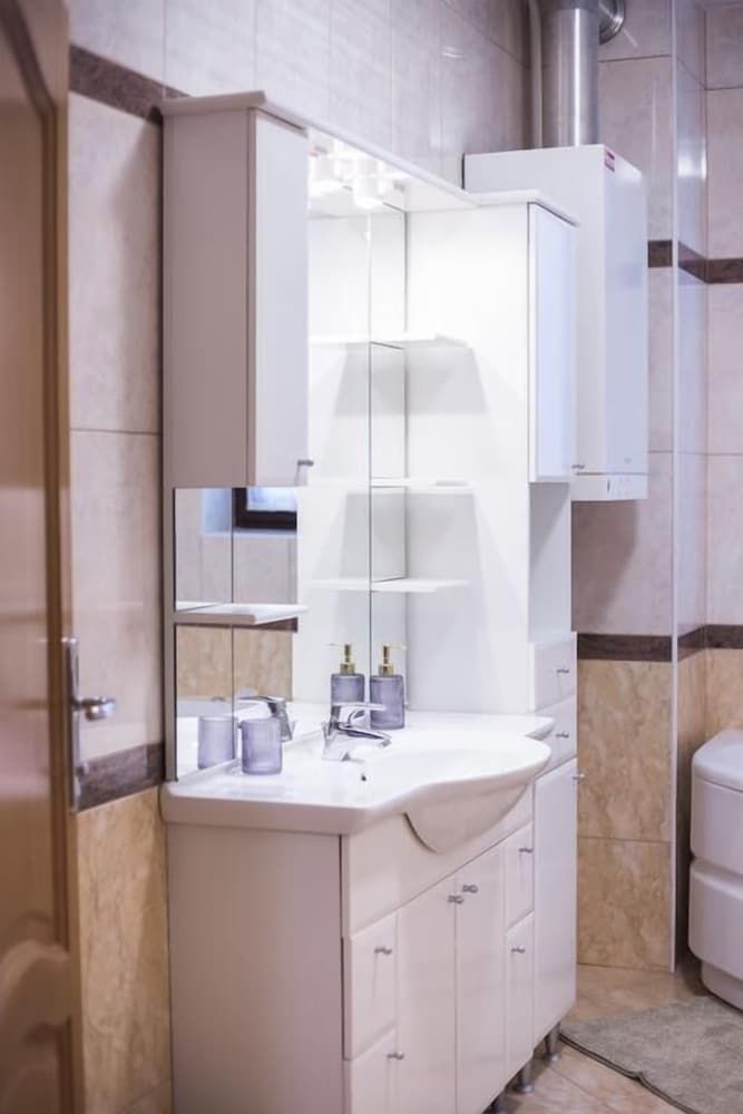 Laufer Apartment Apartment, 3 Bedrooms 24