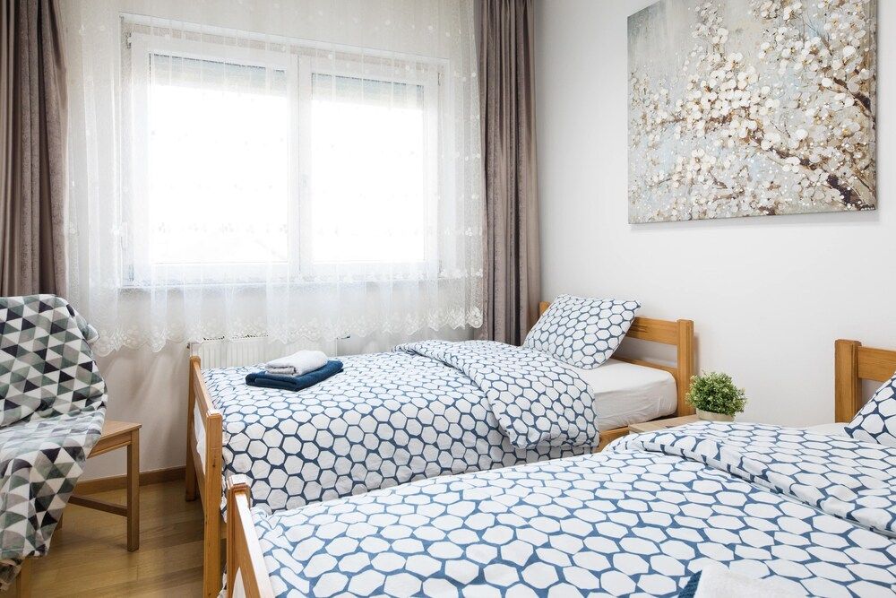 undefined 2 Bedroom Apt. in the Business Zone- Free Parking 8